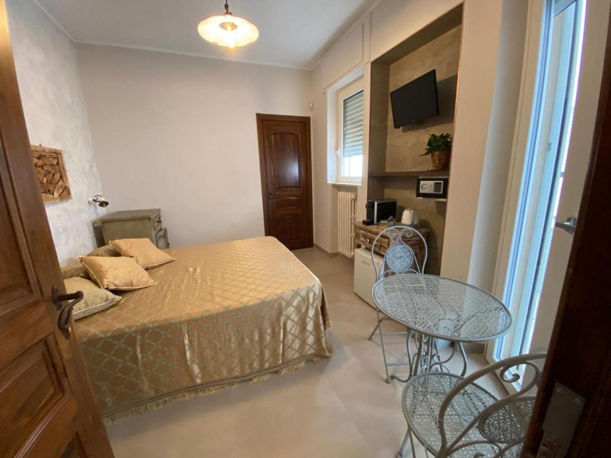 La Fontanella Bed & Breakfast เลชเช ภายนอก รูปภาพ