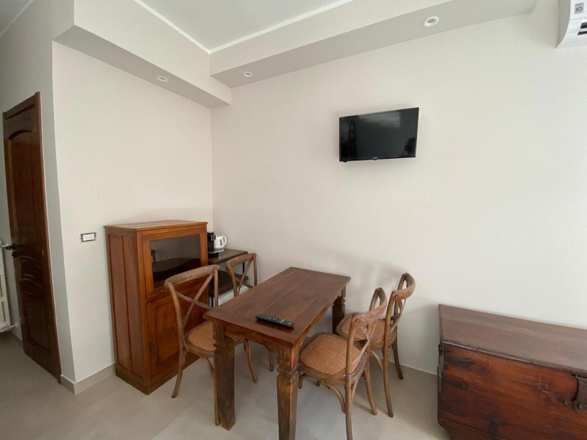 La Fontanella Bed & Breakfast เลชเช ภายนอก รูปภาพ